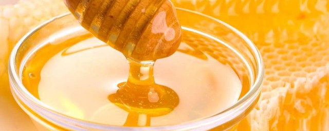 蜂蜜泡酒的作用與功效 白酒泡蜂蜜有什麼功效