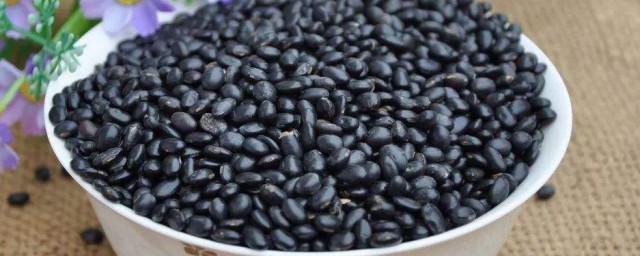 黑豆的功效與作用及食用方法 海帶燉黑豆的做法