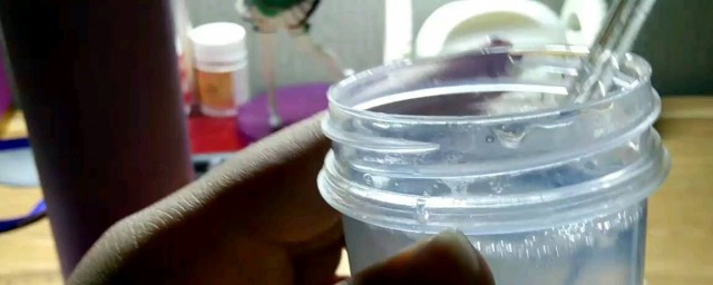 如何做起泡膠無膠水2種材料 如何用2種材料做起泡膠
