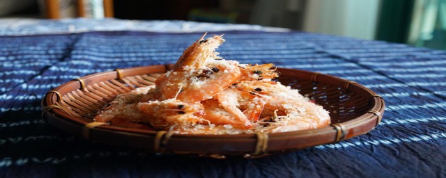 廣式鹽焗蝦的做法 廣式鹽焗蝦的做法很簡單