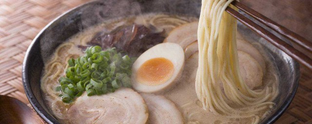 日本拉面高湯的做法 日本拉面高湯的做法是什麼