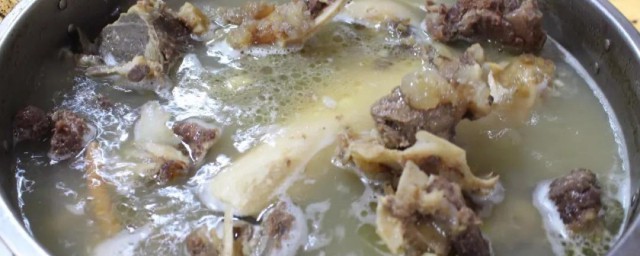 商用牛骨湯的熬制方法 牛骨頭湯做法