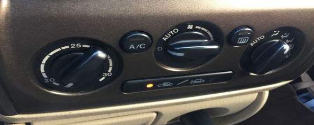 自動空調車內開暖風應按哪個鍵 下面為大傢介紹