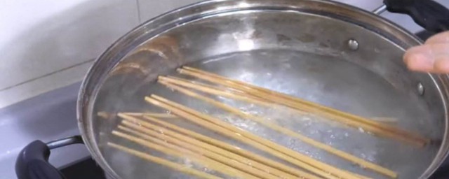 筷子發黴怎樣清洗 清洗筷子發黴的方法