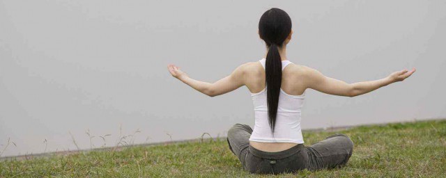瑜伽減肥瘦腰方法 四招助你打造小蠻腰
