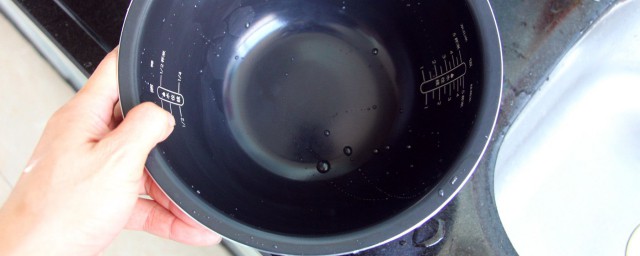 電飯煲內膽塗層脫落還能使用嗎 應該怎麼清洗內膽
