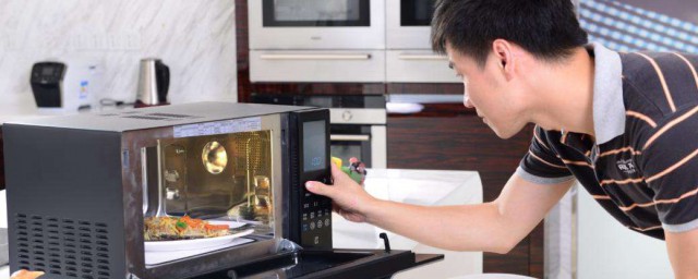 烤箱可以當微波爐用嗎 二者能互相代替嗎