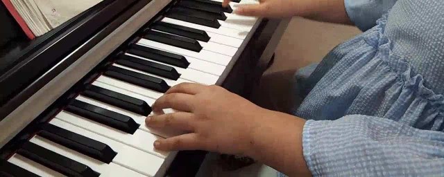 電子琴八度伴奏怎麼彈 你也喜歡音樂嗎