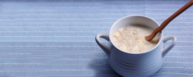 燕麥牛奶早餐的食譜 一款超簡單的燕麥牛奶早餐粥