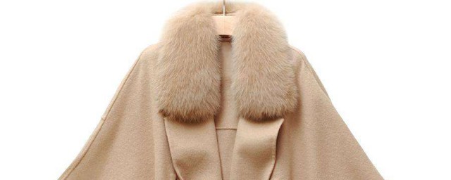 冬季的羊毛大衣隻能幹洗嗎還有什麼辦法嗎 冬天的羊毛大衣臟瞭怎麼處理