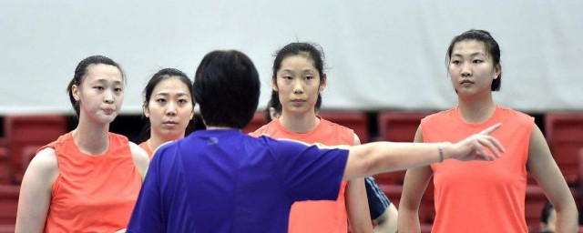 中國女排有幾任教練 現任教練是誰