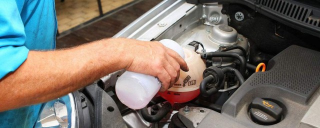 汽車冷卻液多久換一次 作用是什麼