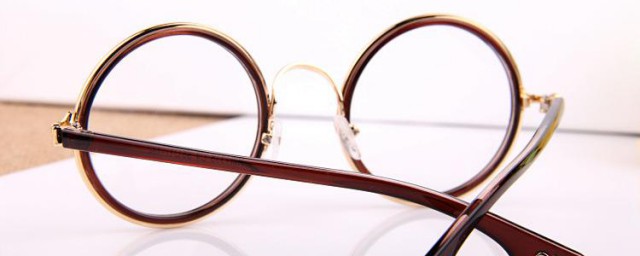 新眼鏡怎麼快速適應 新眼鏡需要多久才能適應