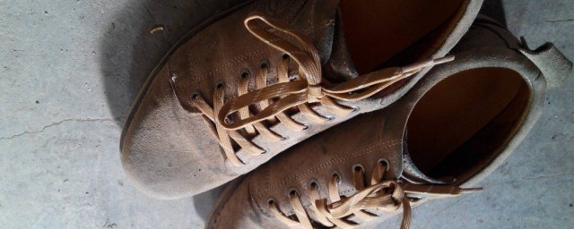 麂皮鞋臟瞭怎麼清洗 麂皮鞋的清洗方法