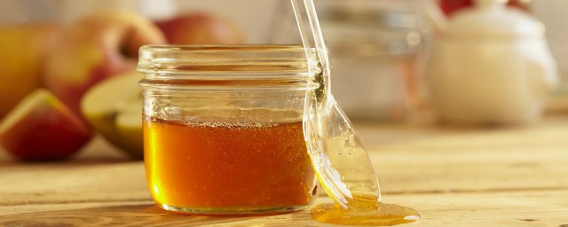 新鮮蜂蜜能冷藏嗎 蜂蜜可以放在冰箱冷藏對嗎