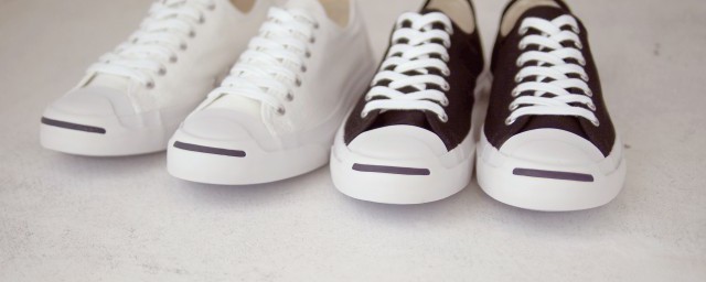 鞋上白邊的黑怎麼清洗 清洗鞋黑邊的方法