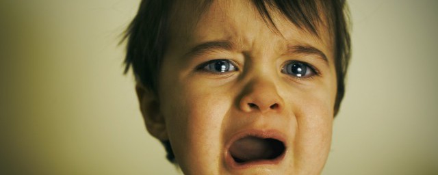 孩子一直哭任性怎麼辦 小孩任性哭不停怎麼辦