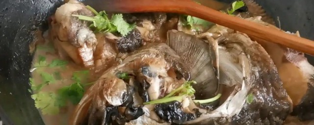 燒胖頭魚怎麼做好吃 胖頭魚頭豆腐湯的做法步驟
