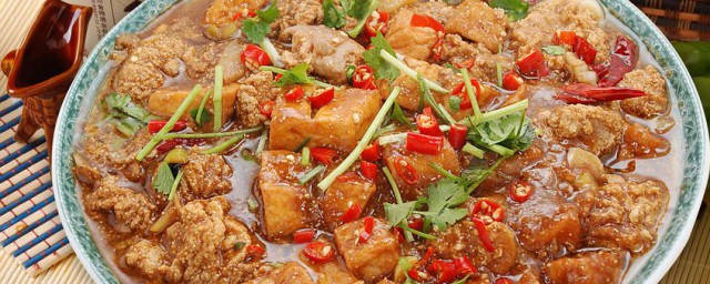 魚雜燉豆腐怎麼做好吃 教你魚雜燉豆腐的做法