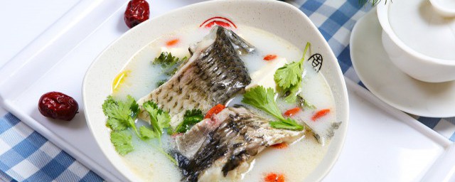 魚煲湯怎麼做好吃 奶白鯽魚湯最簡單做法