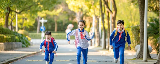 孩子網戀怎麼辦手機沒收嗎 孩子網戀解決方法