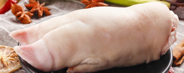豬蹄怎麼做好吃又簡單 黃豆燜豬蹄做法