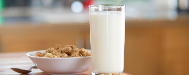 牛奶怎麼清洗杯子比較好 牛奶如何清洗杯子比較好