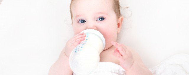 寶寶水杯裡的污垢怎麼洗 寶寶水杯裡的污垢如何洗