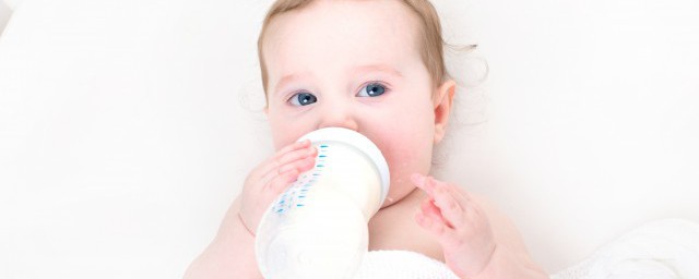 寶寶奶瓶如何清洗比較幹凈 清洗寶寶奶瓶方法