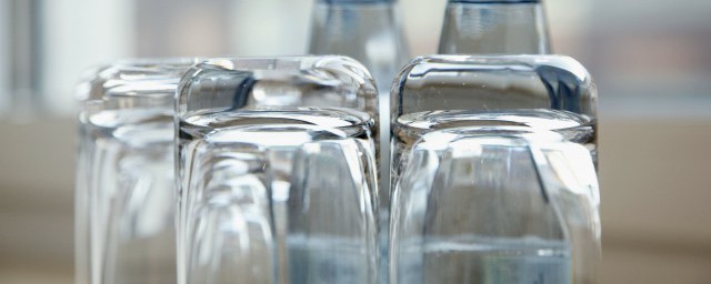 買新的塑料水杯怎麼清洗 買新的塑料水杯如何清洗