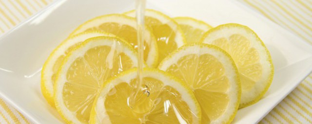檸幹檬水的正確沖泡方法 幹檸檬片泡水的正確泡法