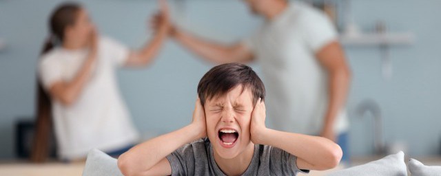 10歲的孩子打罵父母怎麼辦 10歲的孩子打罵父母如何是好