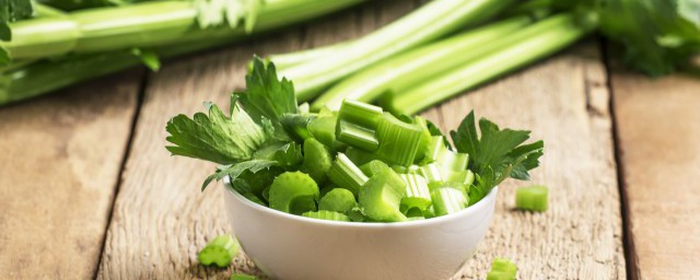 芹菜怎麼醃制最好吃的方法 醃制芹菜的做法