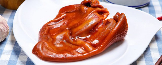 紅油豬耳需要用到哪些食材 紅油豬耳的做法