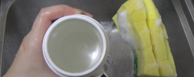 如何去除水杯上橡膠的臭味 去除水杯上橡膠的臭味的方法