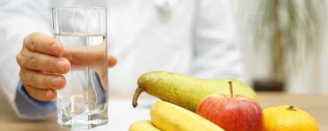 塑料材質的水杯喝瞭對身體好嗎 塑料材質的水杯喝瞭對身體好不好呢