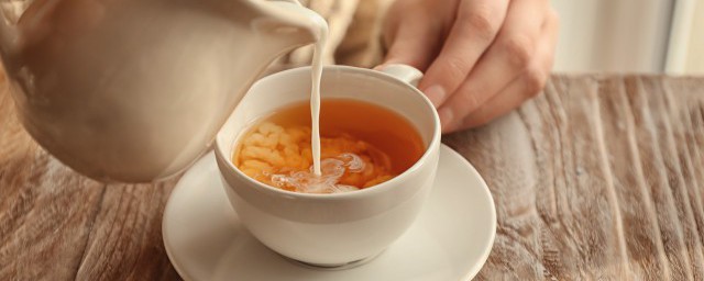 奶茶沖劑的正確沖泡方法 奶茶喝多瞭容易胖麼