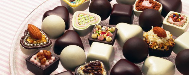 巧克力是很多人眼裡的美食能喂給狗狗吃嗎 狗狗為什麼不能吃巧克力