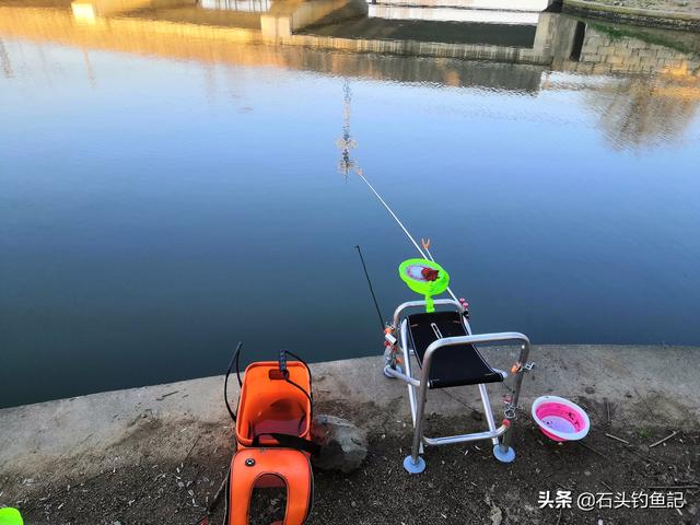 紅蟲用手開餌有什麼危害 野釣紅蟲開餌有哪些用法