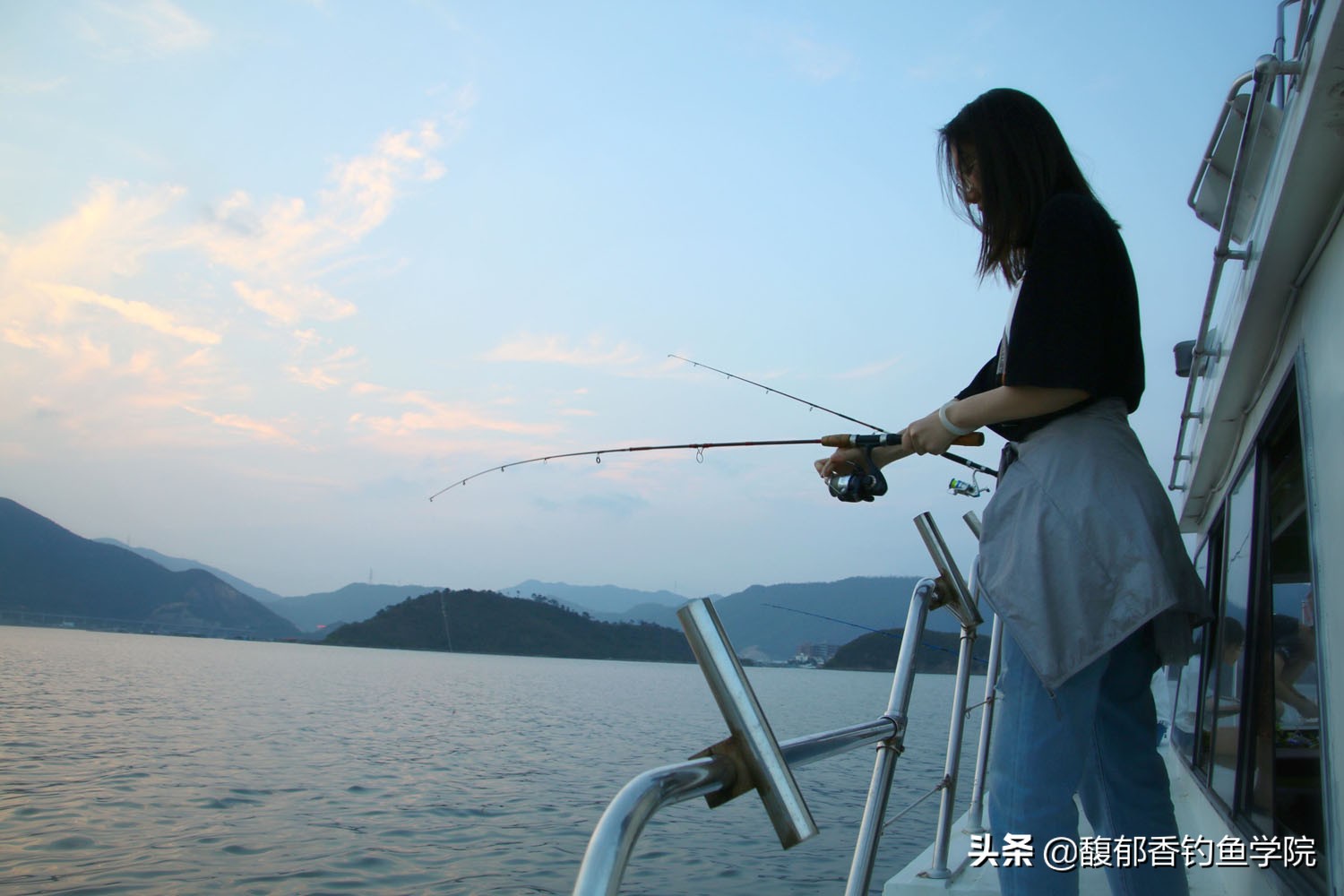 近岸海釣用什麼魚餌 海邊岸釣一般用什麼路亞餌