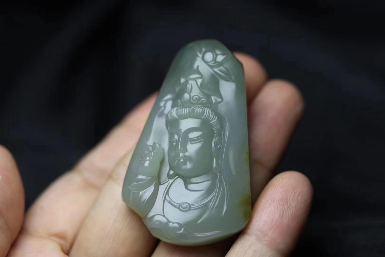 怎麼判斷玉已經戴活瞭 戴活瞭的玉是什麼樣的