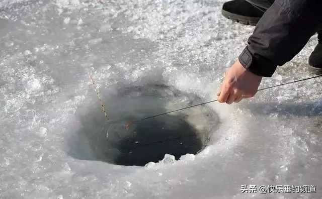 冰釣怎麼找魚窩 水庫魚塘冰釣找魚窩技巧