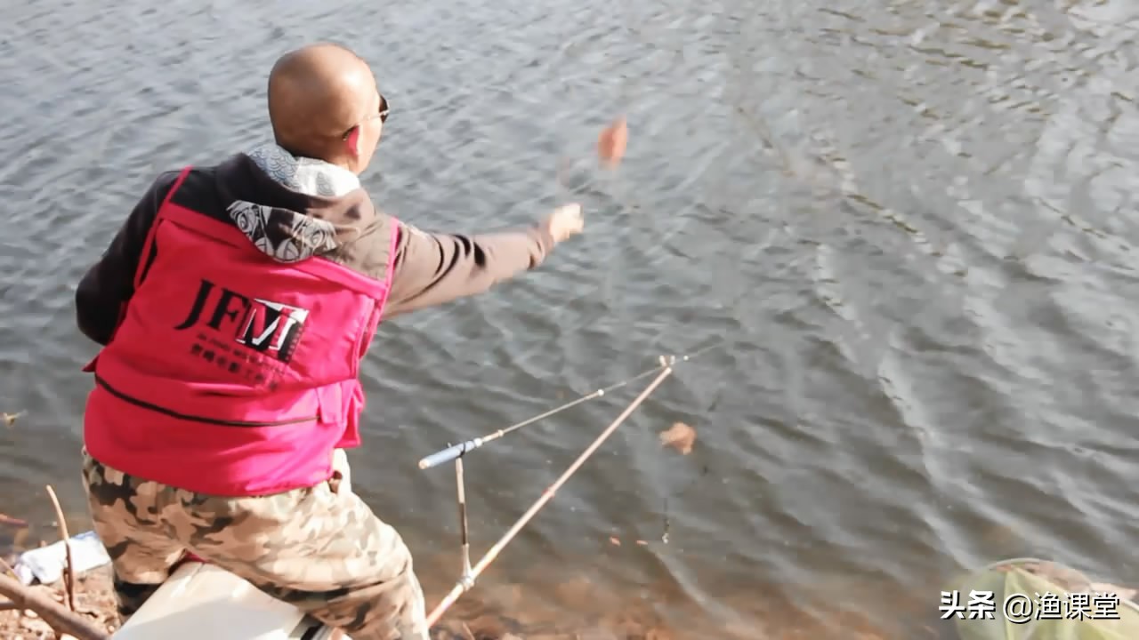 冬天釣魚打窩技巧 冬季野釣傳統打窩絕密配方