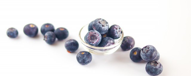 藍莓幹泡水後是什麼顏色 藍莓幹泡水後顏色什麼樣