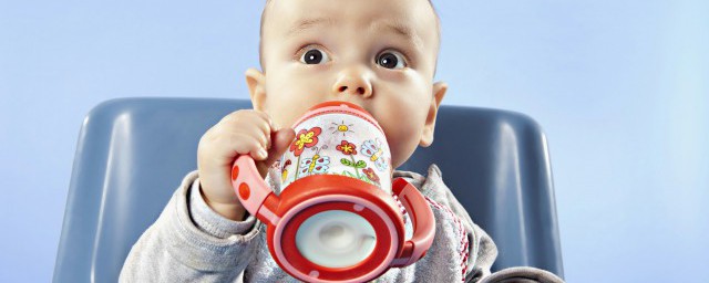 兒童喝什麼材質的喝水杯 寶寶喝水用什麼材質的杯子好