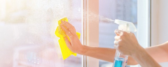 洗門頭玻璃門怎麼清洗幹凈 洗門頭玻璃門如何清洗幹凈