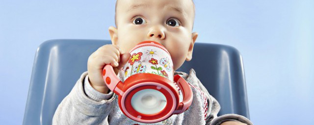 嬰兒買什麼材質的奶瓶好 嬰兒用哪種材質的奶瓶好