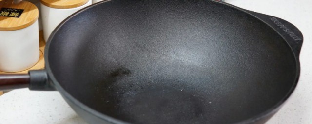 不粘鍋裡面黑瞭怎麼洗 不粘鍋裡面黑瞭如何洗