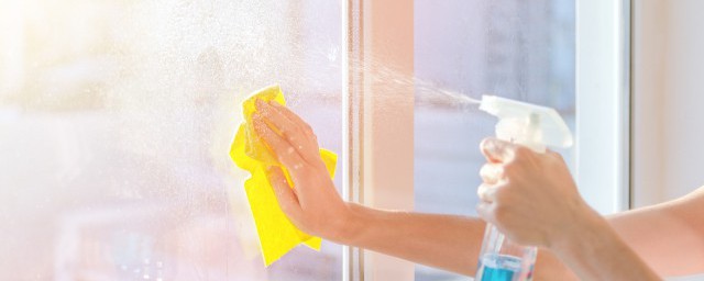 紗窗油怎麼清洗小竅門 清洗紗窗的小竅門