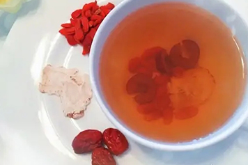 紅棗枸杞當歸泡水喝的功效與作用、禁忌和食用方法